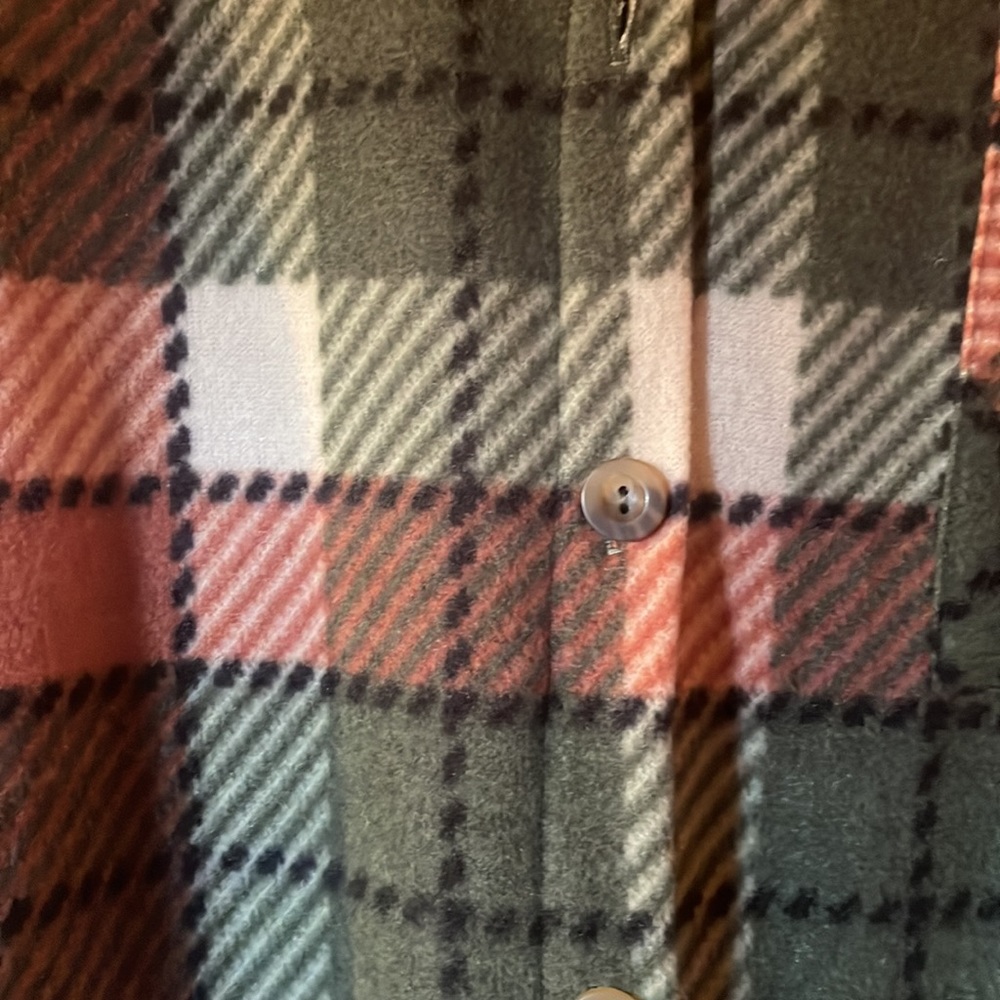 Woman’s shacket - Picture 2 of 7